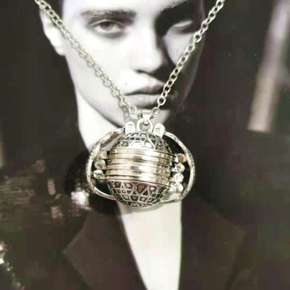 🎄🎁Perfect Christmas Gift to Family/Friends/Lover -- BUY 1 GET 1 FREE TODAY-EXPANDING PHOTO LOCKET